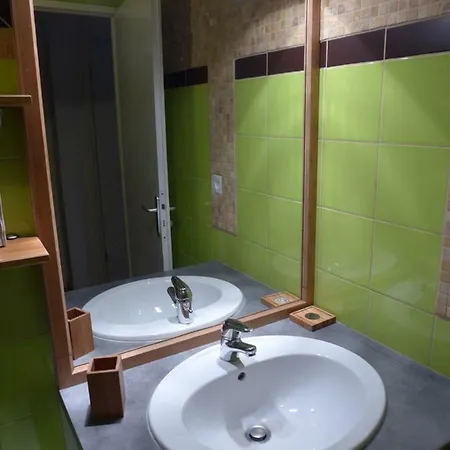 Confortable T2 דירה *